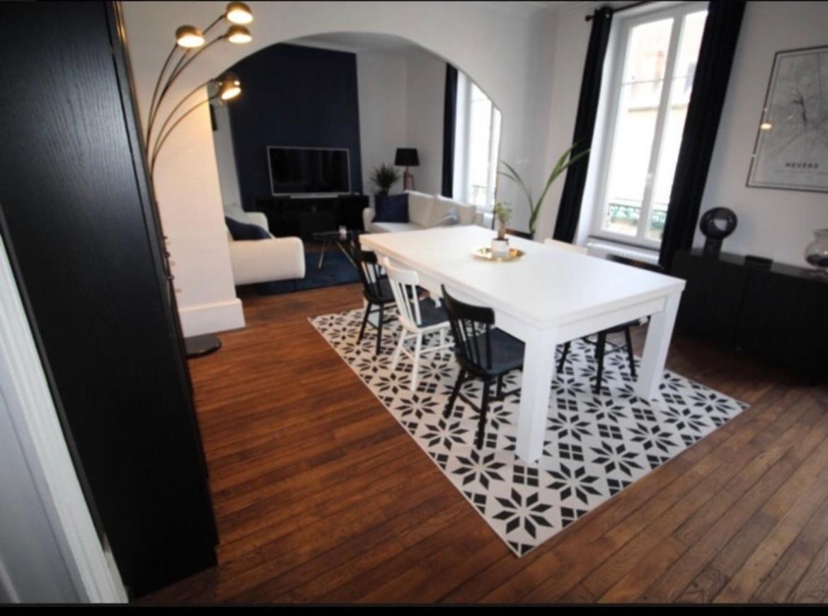 Appartement De Charme En Plein Coeur De Nevers Luaran gambar